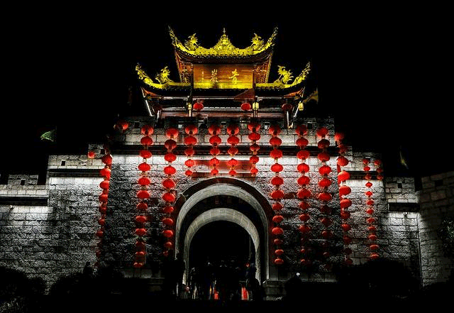 青岩古镇大景区夜景灯饰亮化工程